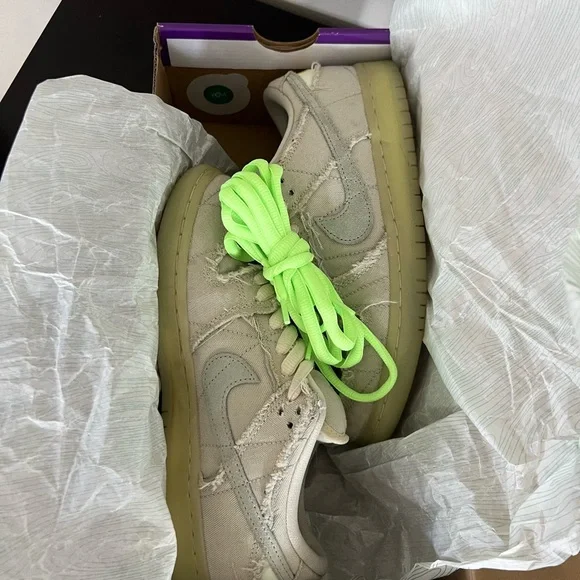 Nike SB Mummy Cream and Light Green Sneakers - Picture 11 of 13